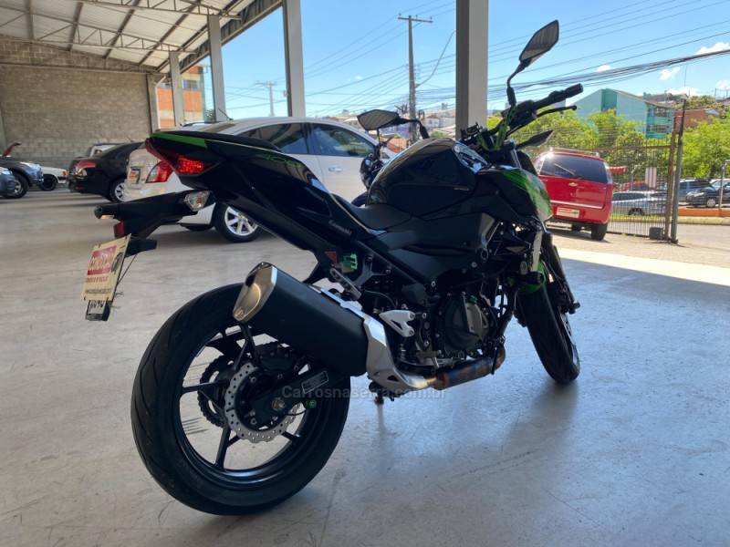 KAWASAKI - Z400 - 2019/2020 - Verde - R$ 28.000,00